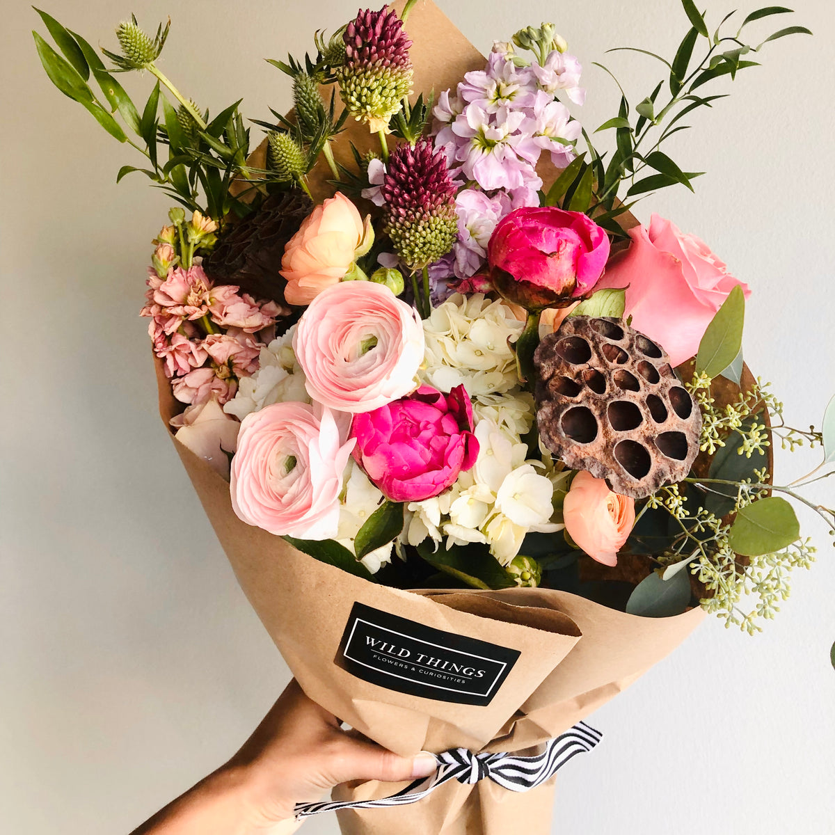 How Should A Flower Bouquet Be Wrapped?